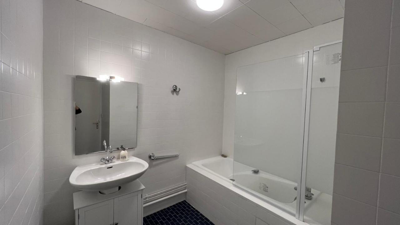 Appartement T4 70M2 - Meuble - Centre Ville - Proche Thermes Lons-le-Saunier Exteriér fotografie